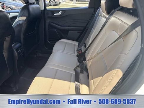 Used 2021 Ford Escape SEL w/ Technology Package AWD/4WD image 16