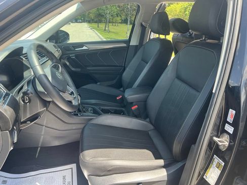 Used 2023 Volkswagen Tiguan SE FWD image 28