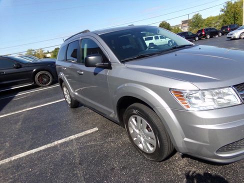 Used 2017 Dodge Journey SE w/ Flexible Seating Group image 43