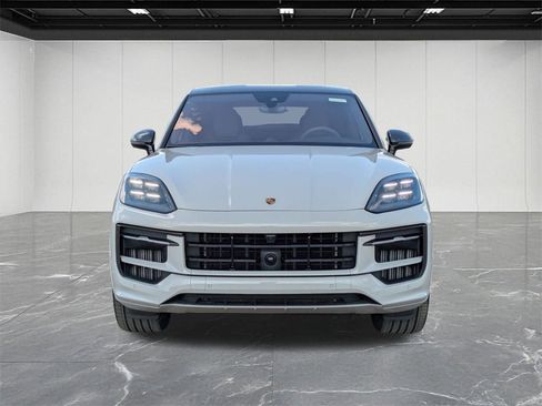 Used 2024 Porsche Cayenne S image 13