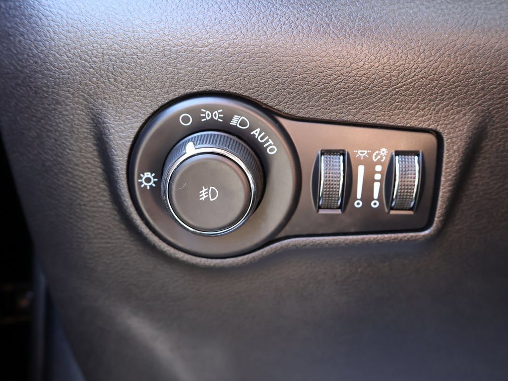Used 2022 Jeep Compass High Altitude AWD/4WD image 36
