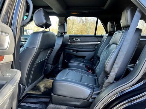 Used 2017 Ford Explorer Platinum image 17