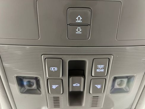 Used 2024 Volkswagen Tiguan Wolfsburg Edition image 67