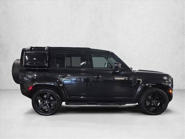 Used 2023 Land Rover Defender 110 X-Dynamic SE AWD/4WD image 4