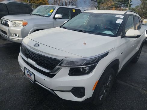 Used 2021 Kia Seltos S image 2