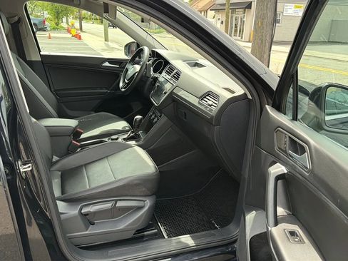 Used 2020 Volkswagen Tiguan SE AWD/4WD image 26