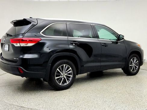 Used 2018 Toyota Highlander XLE AWD/4WD image 5