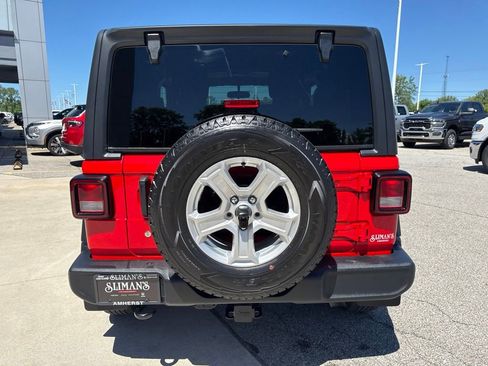 Used 2019 Jeep Wrangler Sport AWD/4WD image 6