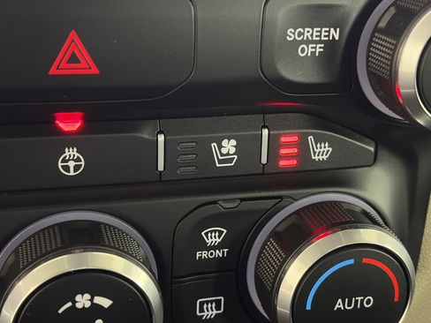 Used 2022 RAM 1500 Laramie image 24