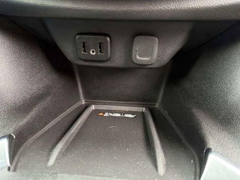 Certified 2023 Chevrolet Traverse LT image 21