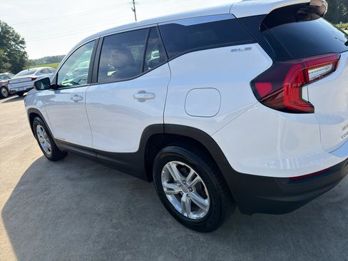Used 2023 GMC Terrain SLE FWD image 7