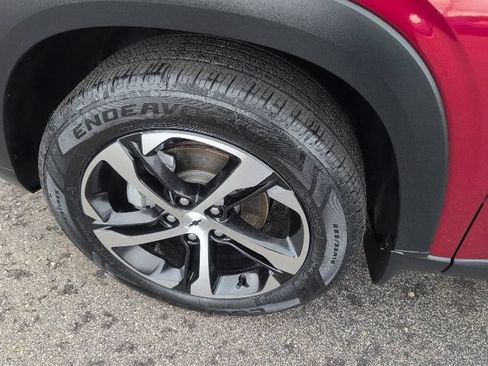 Used 2024 Chevrolet Trax RS FWD image 14