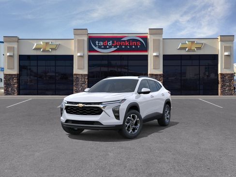 New 2026 Chevrolet Trax LT w/ Driver Confidence Package FWD image 32