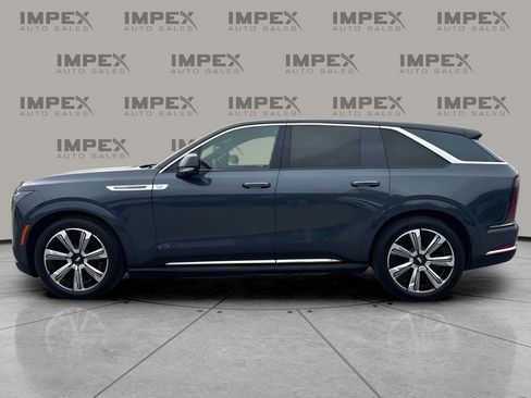 Used 2025 Cadillac Escalade IQ Luxury 1 AWD/4WD image 2