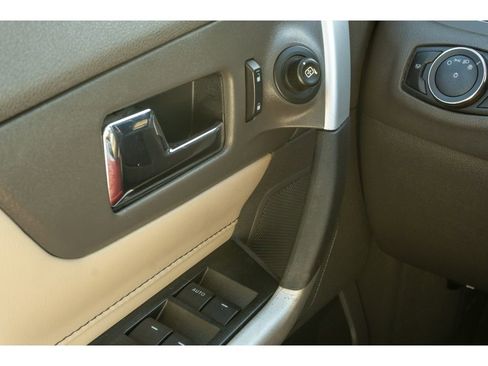 Used 2013 Ford Edge SEL image 24