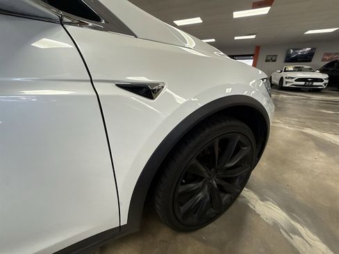 Used 2016 Tesla Model X 75D image 7
