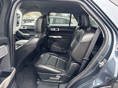 Used 2022 Ford Explorer XLT w/ Equipment Group 202A image 29