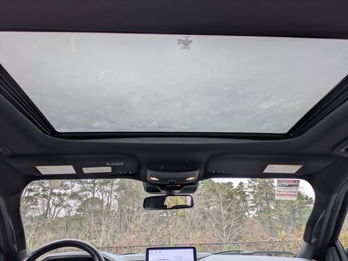 Used 2022 Ford Expedition Limited image 25