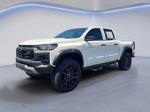 Used 2024 Chevrolet Colorado Trail Boss w/ Technology Package AWD/4WD image 1