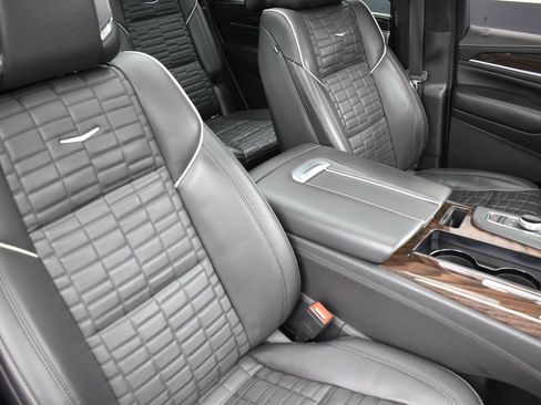 Used 2022 Cadillac Escalade Sport Platinum image 44