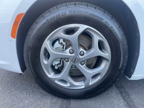 Used 2022 Chrysler Pacifica Limited image 19