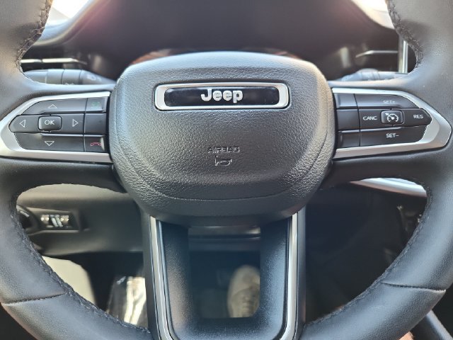 Used 2023 Jeep Compass Latitude AWD/4WD image 25