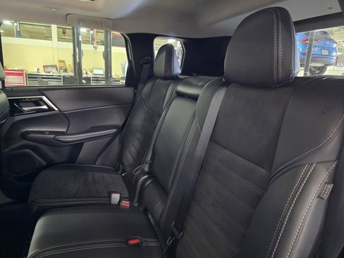 Used 2024 Mitsubishi Outlander Ralliart image 12