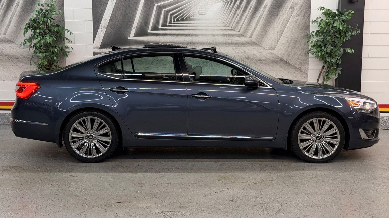 Used 2014 Kia Cadenza Limited FWD image 6