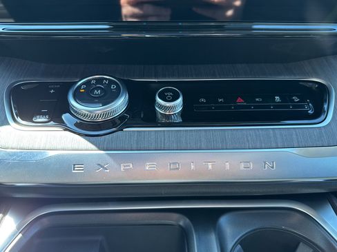 New 2026 Ford Expedition Platinum image 22