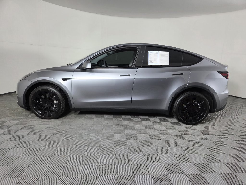 Used 2025 Tesla Model Y Long Range AWD/4WD image 8