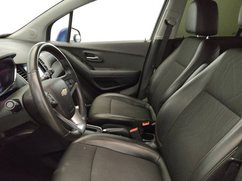 Used 2017 Chevrolet Trax LT w/ Driver Confidence Package FWD image 17
