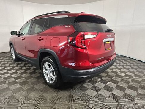 Used 2023 GMC Terrain SLE w/ Driver Convenience Package AWD/4WD image 4