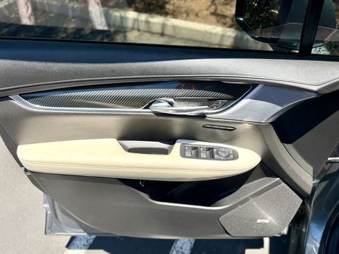 Used 2021 Cadillac XT6 Sport AWD/4WD image 11
