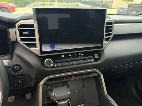 Used 2025 Toyota Tundra Limited AWD/4WD image 20