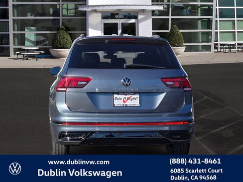 Certified 2022 Volkswagen Tiguan SE R-Line image 5