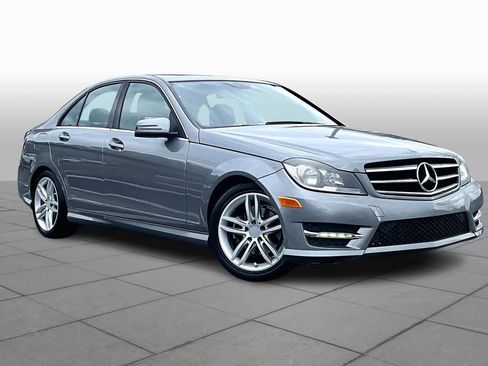 Used 2014 Mercedes-Benz C 250 Sedan image 3