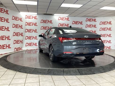 Used 2023 Hyundai Elantra Limited FWD image 5