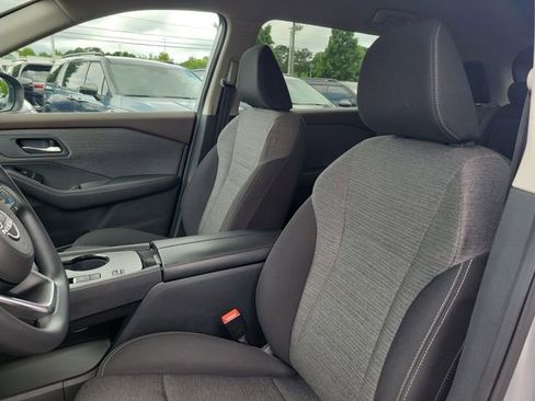 Used 2023 Nissan Rogue SV FWD image 14
