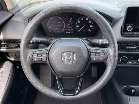 Used 2025 Honda HR-V LX image 11