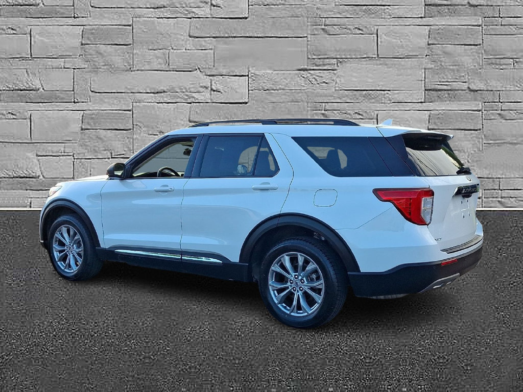 Certified 2023 Ford Explorer XLT w/ Equipment Group 202A AWD/4WD image 7