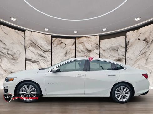 Used 2022 Chevrolet Malibu LT FWD image 5
