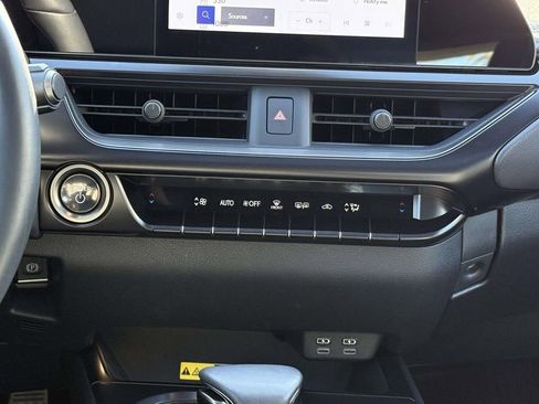 Used 2023 Lexus UX 250h F Sport image 19