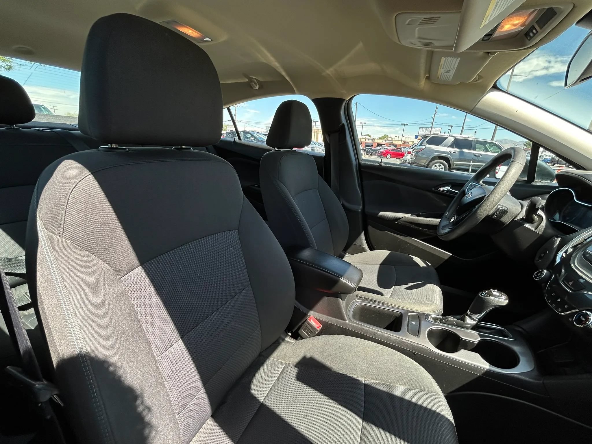 Used 2018 Chevrolet Cruze LT w/ Convenience Package FWD image 27