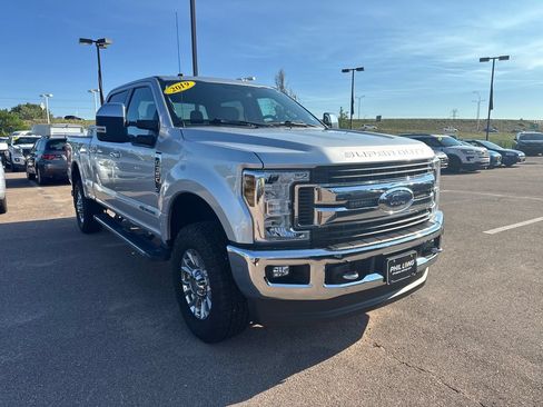 Used 2019 Ford F350 XLT w/ XLT Premium Package AWD/4WD image 6