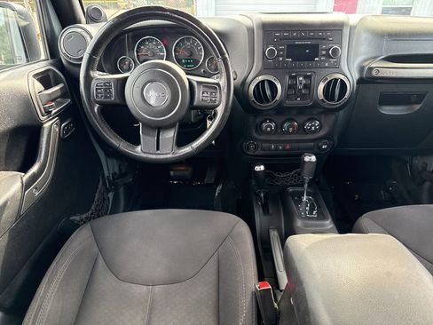 Used 2014 Jeep Wrangler Unlimited Sport w/ Quick Order Package 24S AWD/4WD image 12