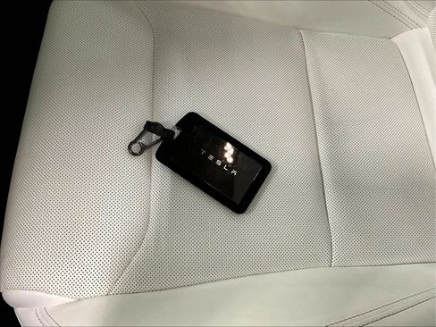 Used 2022 Tesla Model X AWD/4WD image 29