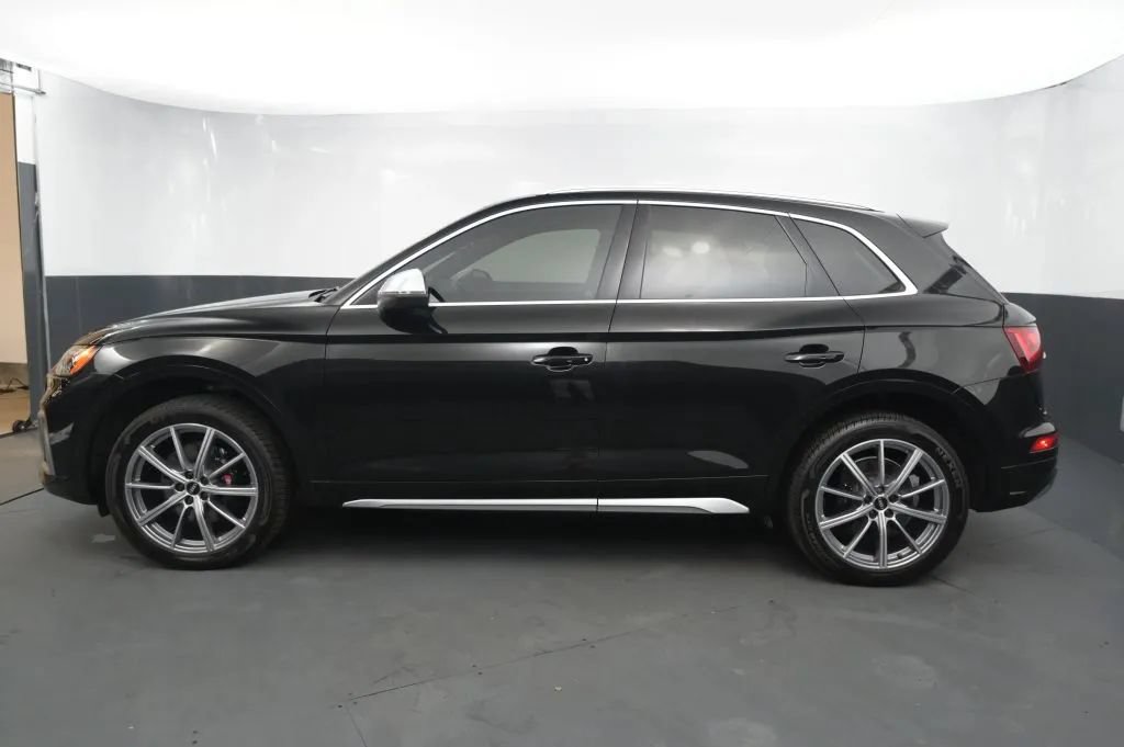 Used 2022 Audi SQ5 Premium Plus w/ Premium Plus Package AWD/4WD image 2