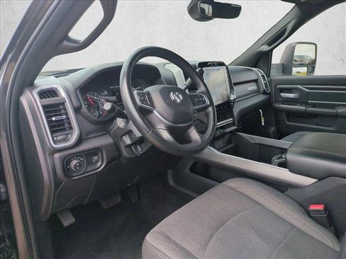 Used 2024 RAM 3500 Big Horn w/ Sport Appearance Package image 9