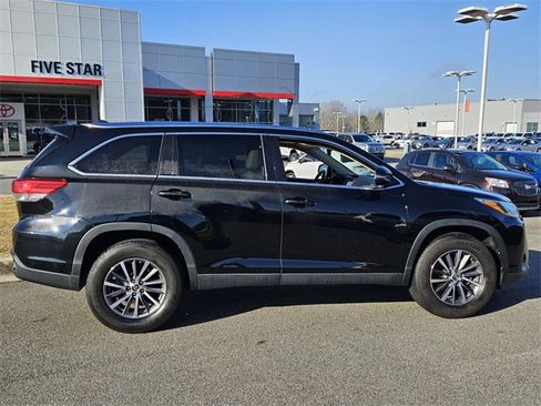 Used 2019 Toyota Highlander XLE image 14