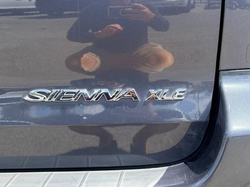 Used 2008 Toyota Sienna XLE FWD image 9
